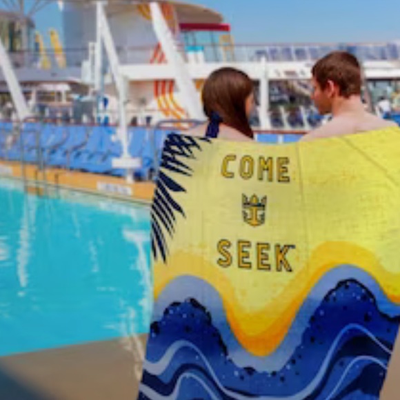 Beautiful and extra large Royal Caribbean Beach Towel - Picture 1 of 2